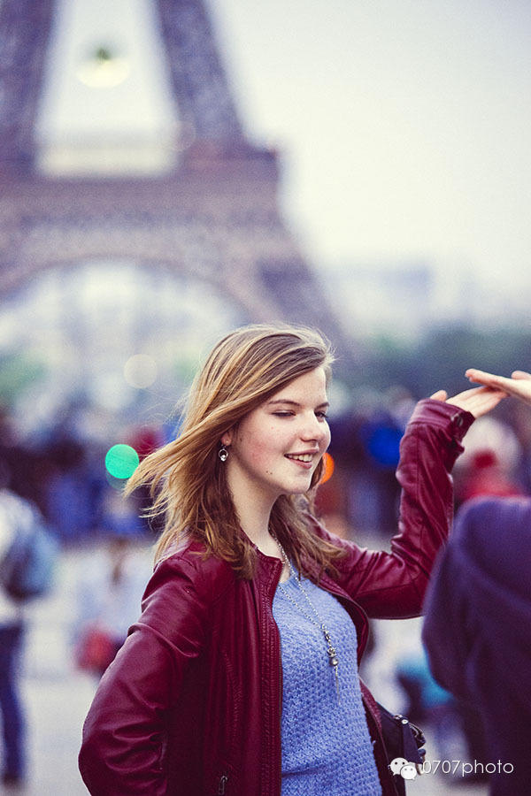 巴黎，铁塔下……