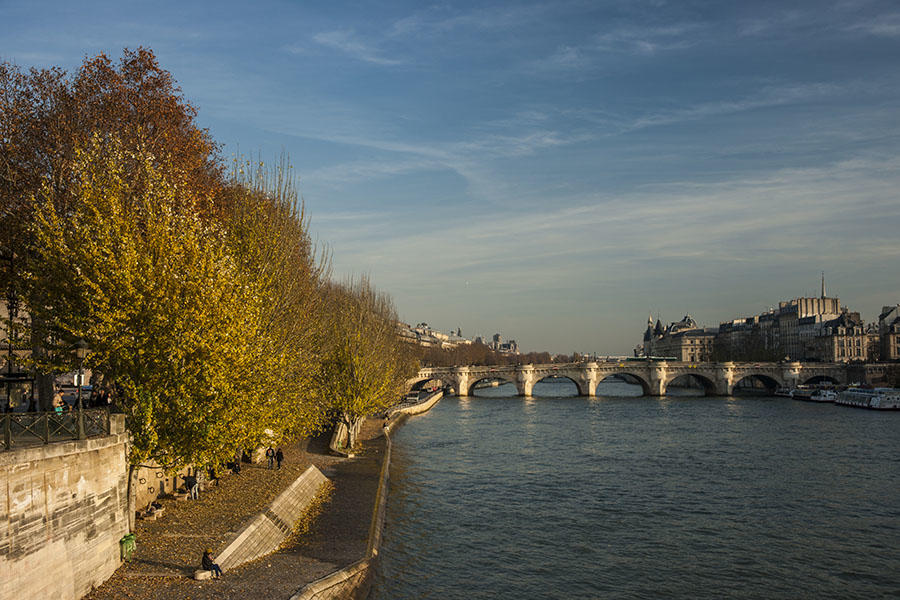 沿着塞纳河散步（一）