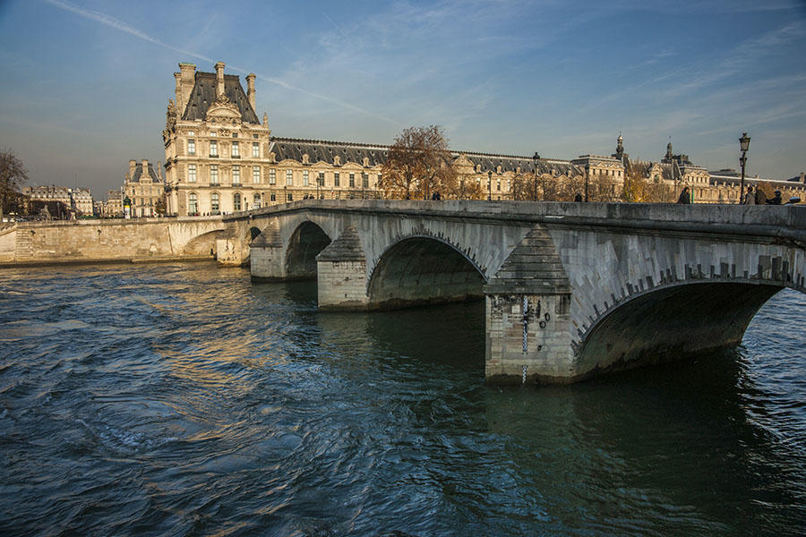 沿着塞纳河散步（一）