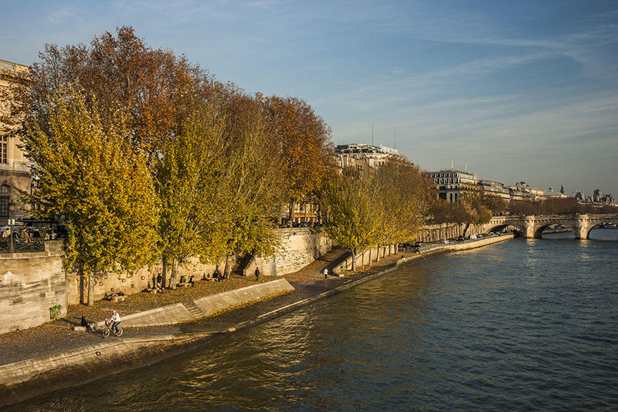 沿着塞纳河散步（一）