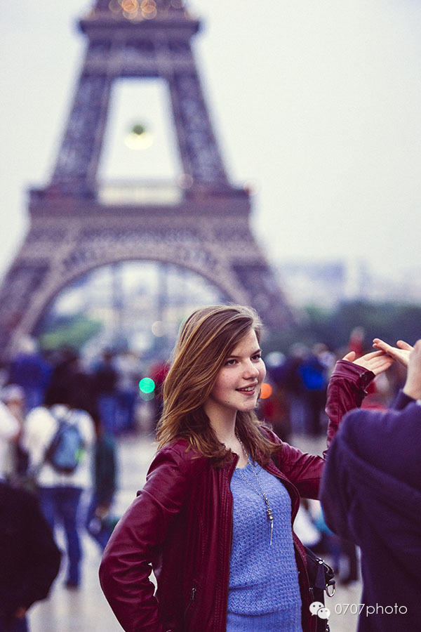 巴黎，铁塔下……
