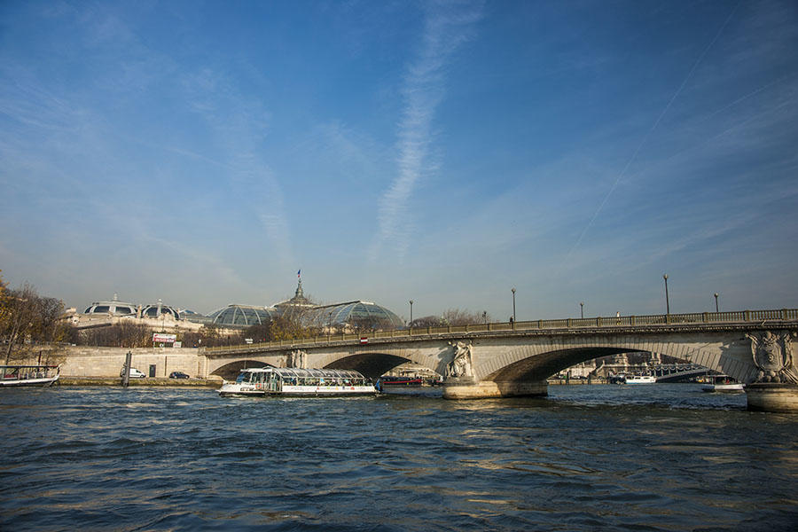 沿着塞纳河散步（一）